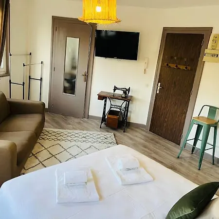 Apartment Studio 2pers Tres Bien Situe, Wifi « tete A Tete»